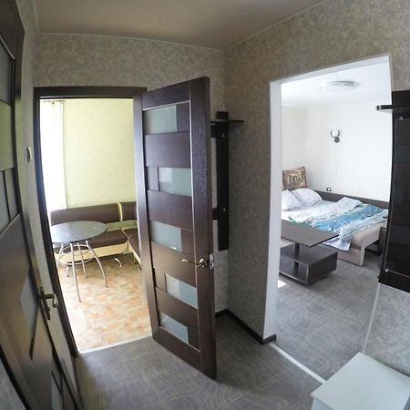 Уютная Квартира Со Свежим Ремонтом Odessa Exterior foto